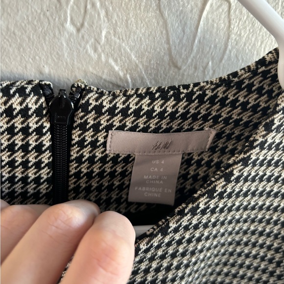H&M Houndstooth Knee-Length Dress - Picture 6 of 9